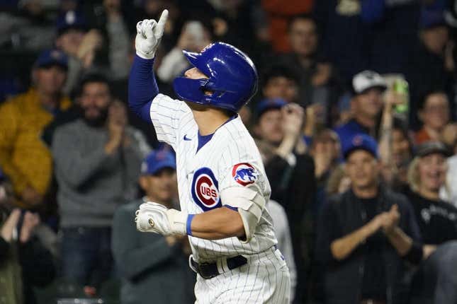 Chicago Cubs right fielder Seiya Suzuki (27) in the second inning