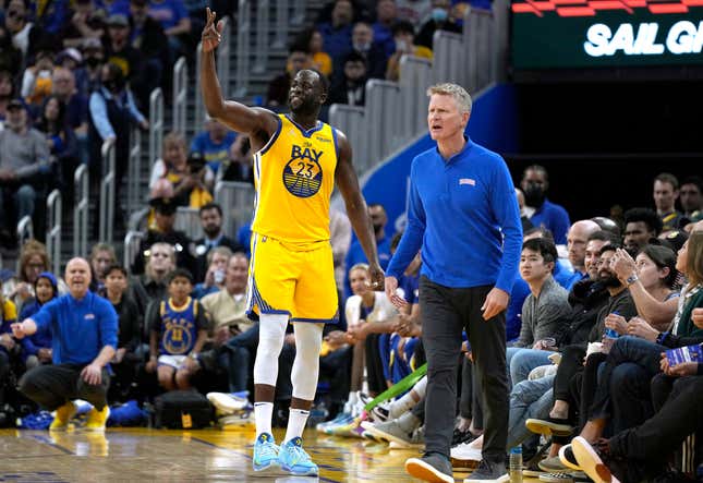 Draymond Green and head coah Steve Kerr need to break this trend of late Warriors collapses. 