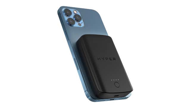 Imagen para el artículo titulado Por qué no deberías comprar la batería MagSafe para el iPhone 12