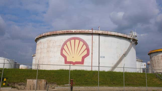 Image for article titled Shell&#39;s Big Sale of Texas Oil and Gas Holdings Is a Climate Bait-and-Switch