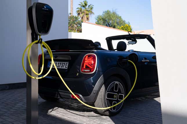Image for article titled Mini Introduces the Only Convertible EV You Can Buy, But *You* Probably Can't Buy It