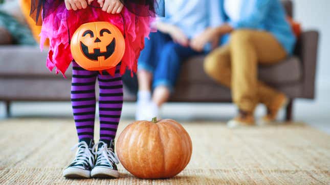 Image for article titled Is Your Kid Ready to Trick-or-Treat Without You?