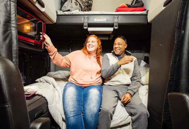 Image for article titled How truckers make a home on the road