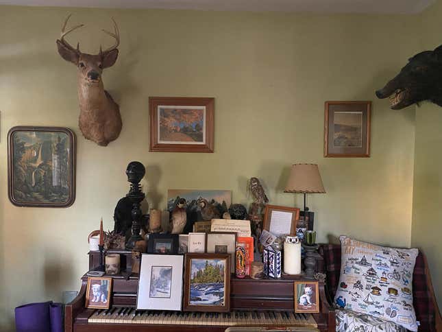 Image for article titled A Woman on Why She Keeps Her Halloween Decorations Up All Year