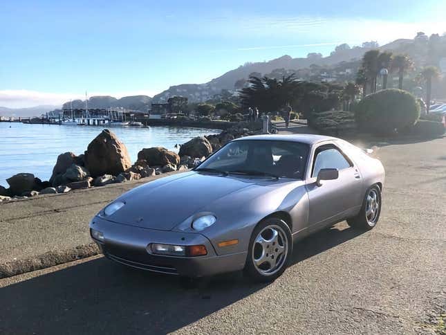 18,995 ドルのこの 1987 年製ポルシェ 928 S4 はダイヤモンドの原石ですか? というタイトルの記事の画像