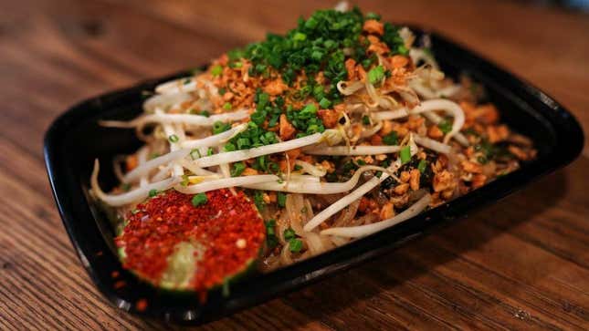 Takeout container of delivery Pad Thai
