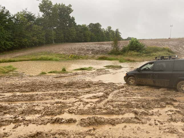 Image for article titled I Bought A $900 Rustbucket Minivan And Took It On A 1,500-Mile Adventure