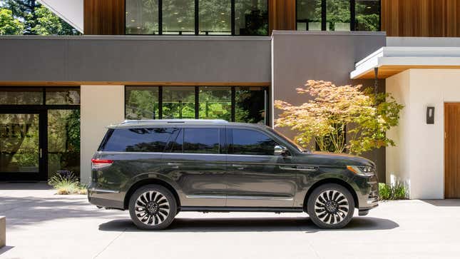 Image for article titled Lincoln Will Pay Buyers $5,000 to Wait for the Navigator