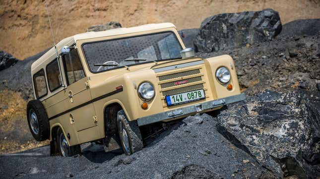 Image for article titled The Škoda Trekka Is A Shameless Copy Of A Land Rover, But I&#39;m Not Even Mad