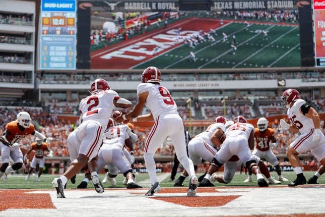Image for article titled It’s about time college football stopped leaning so hard on neutral-site games