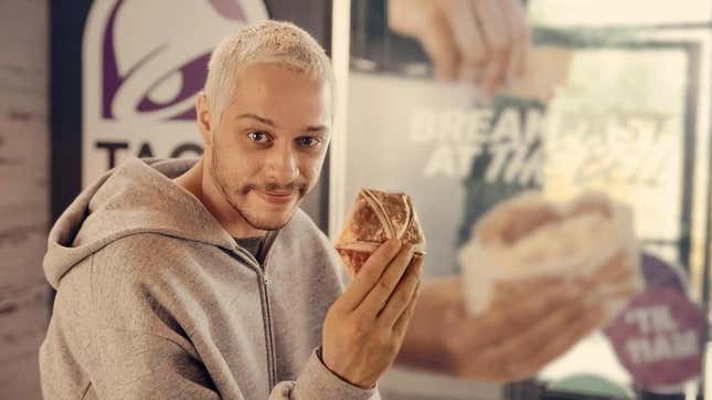 Image for article titled America Can’t Resist Pete Davidson Holding a Breakfast Crunchwrap