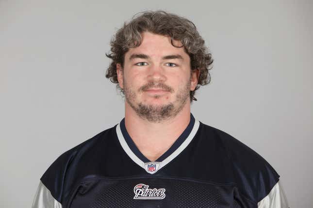 Ex-Patriots lineman crashed car to avoid being released 