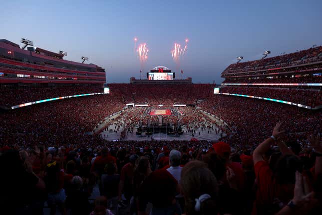 Image for article titled College Volleyball Game Breaks World Record for People Going to a Women's Sports Event