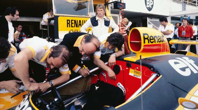 Jabouille in the background.