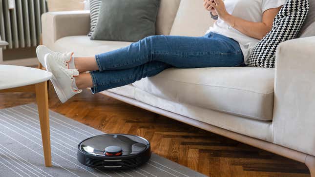 Use a Rubber Mat As a Ramp for Your Robot Vacuum