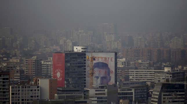 Image for article titled A smog emergency forced Chile’s capital to shut down—but a soccer tournament goes on