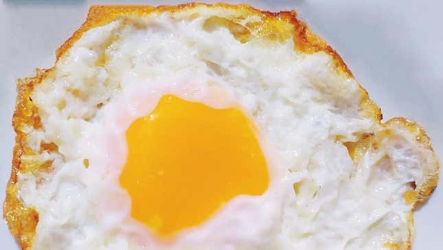 Image for article titled 5 Different Ways to Fry an Egg