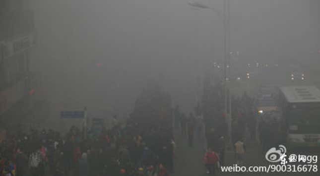 Image for article titled China’s northeast hit by air pollution so bad “you can’t see your own fingers in front of you”