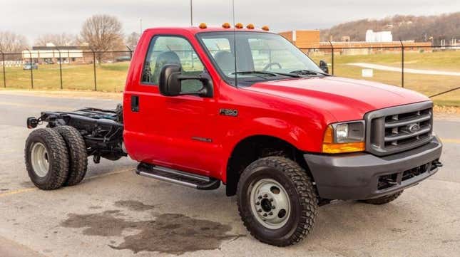 Image for article titled Someone Paid $55,500 For A 22-Year-Old Chassis Cab On Bring A Trailer