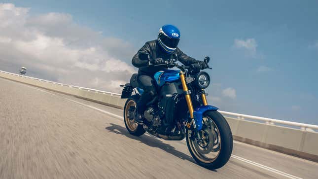 Image for article titled The 2022 Yamaha XSR900 Proves Motorcycles Still Win on Smiles Per Dollar