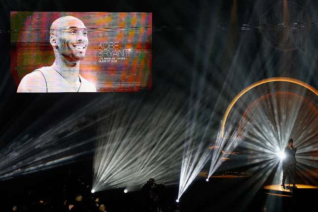 Image for article titled Emotions Fill the Arena as Kobe Bryant and Others are Inducted Into the 2020 Class of the Basketball Hall of Fame