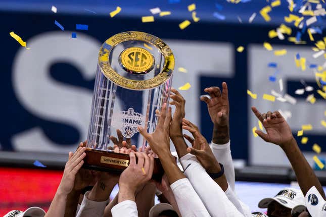Image for article titled Ranking all 8 SEC quarterfinal teams by how annoying their fan bases are