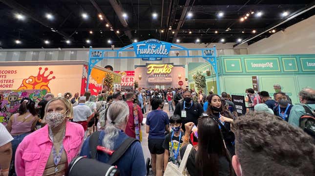 sdcc crowds outside the funko booth