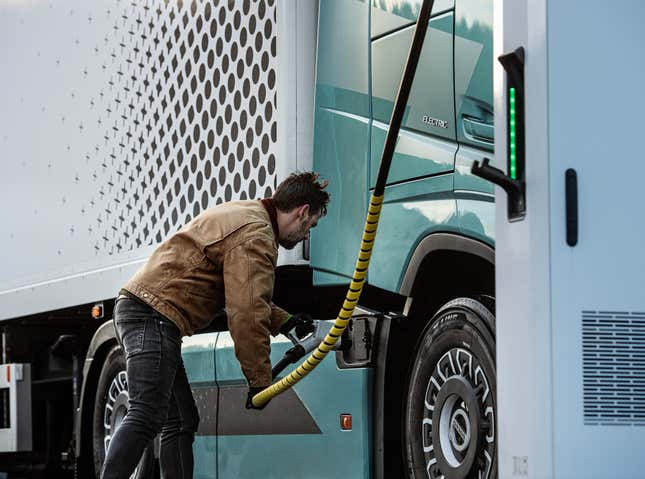 Image for article titled Volvo Is Considering Making EV Trucks in the U.S. Instead of Europe