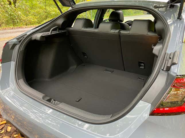 Image for article titled The 2022 Honda Civic Hatchback Is A Daily You'll Look Forward To Driving