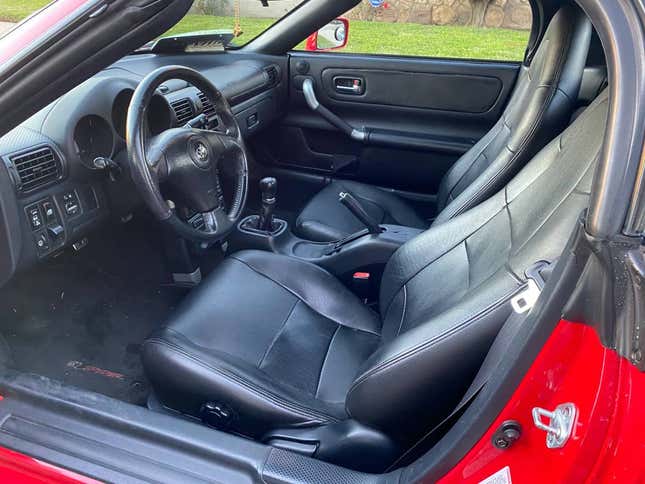 Image for article titled At $15,000, Could This 2001 Toyota MR2 Spyder Snare A Buyer?