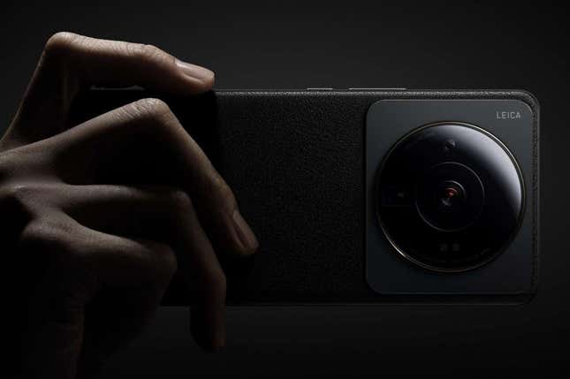 Imagen para el artículo titulado El nuevo Xiaomi 12S Ultra ya está aquí, y tiene una cámara enorme