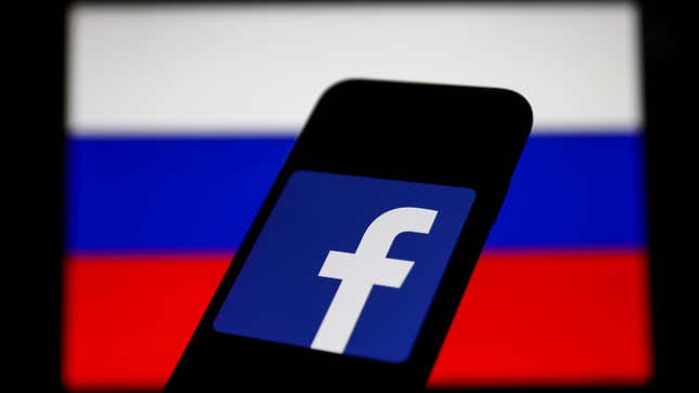 Image for article titled Russia Fines Meta for Spreading &#39;LGBT Propaganda&#39; After Banning Facebook and Instagram
