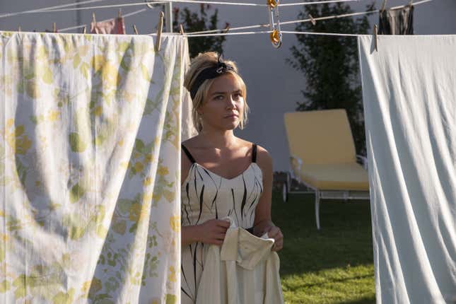 Image for article titled ‘Don’t Worry Darling’ Is the Antidote to TikTokers’ Obsession With Being a Tradwife