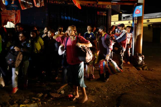 Image for article titled Guatemala’s deadly Volcan de Fuego is erupting again
