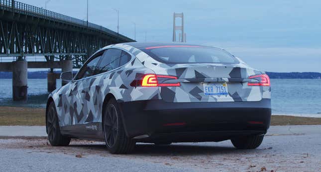 Image for article titled A Michigan Startup Retrofitted A Tesla Model S With A Battery That More Than Doubles Its Range