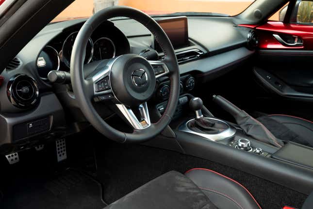 2019 Mazda MX-5 Miata interior