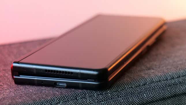Z Fold3 ports