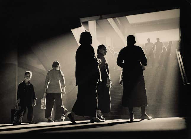 Image for article titled The spirit of old Hong Kong lives on in these black-and-white images by master photographer Fan Ho