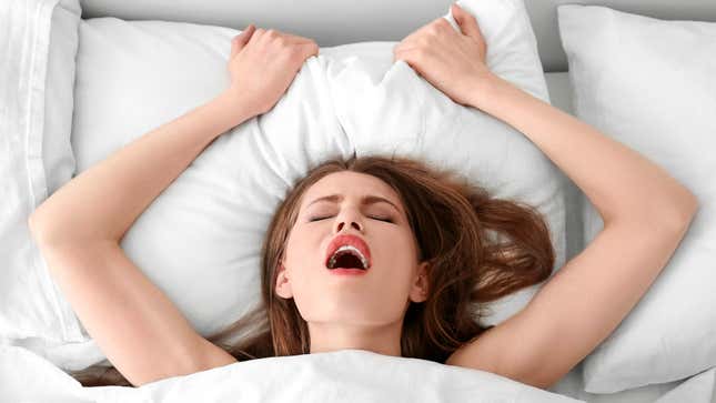 Image for article titled Signs Your Partner Is Not Sexually Satisfied