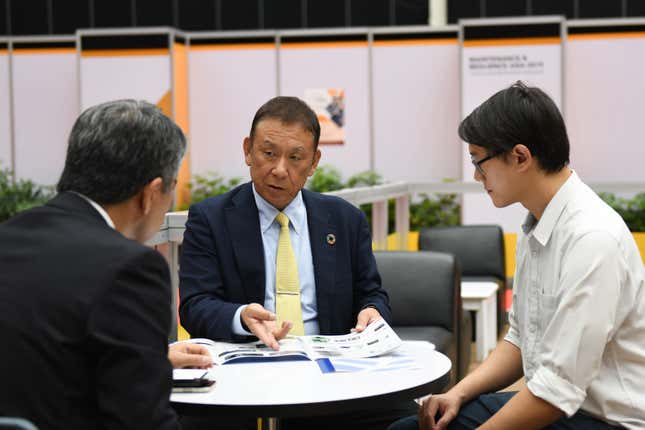 CEO Kazuhide Nakaniwa takes a meeting at the recent Maintenance & Resilience Asia conference in Bangkok.