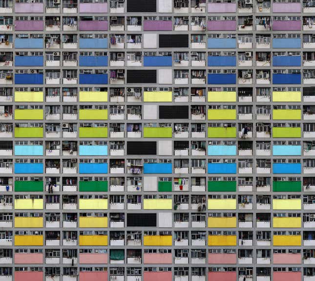 Michael Wolf, Architecture of Density #99, Hong Kong, 2007. Blue Lotus Gallery.