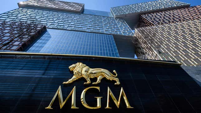 Image for article titled Desperate for Workers, MGM Resorts Is Trying a New Hiring Tactic: VR