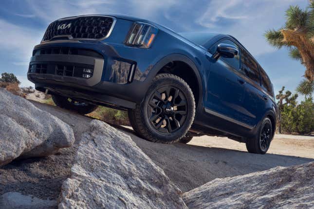 Image for article titled 2023 Kia Telluride Gets More Expensive Just To Go Off-Roading
