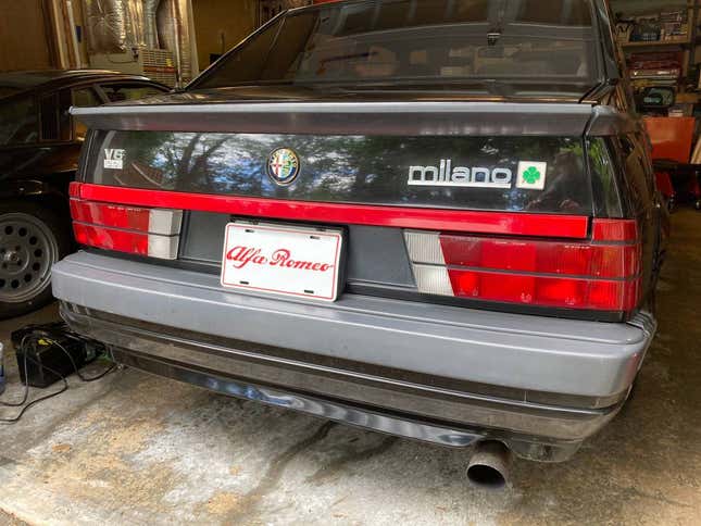 Gambar untuk artikel berjudul $8.500, Apakah Alfa Romeo Milano Verde Quadrifoglio 1988 Ini Sebuah Penemuan Keberuntungan?