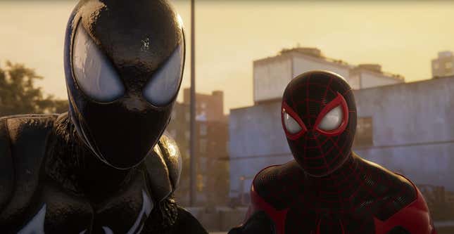 Peter Parker y Miles Morales en una escena del juego Spider-Man 2 para PS5