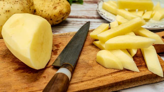 Patatesler Kızarmadan Önceden Nasıl Hazırlanır başlıklı makale için resim
