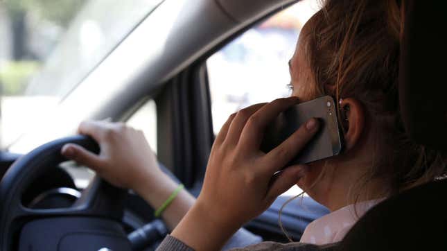 Image for article titled Ohio Distracted Driving Law Aims to Keep Phones Out of Drivers' Hands