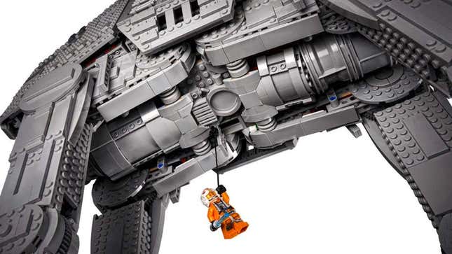 Imagen para el artículo titulado Este masivo AT-AT imperial hecho en Lego tiene todo listo para asaltar tu cuenta corriente