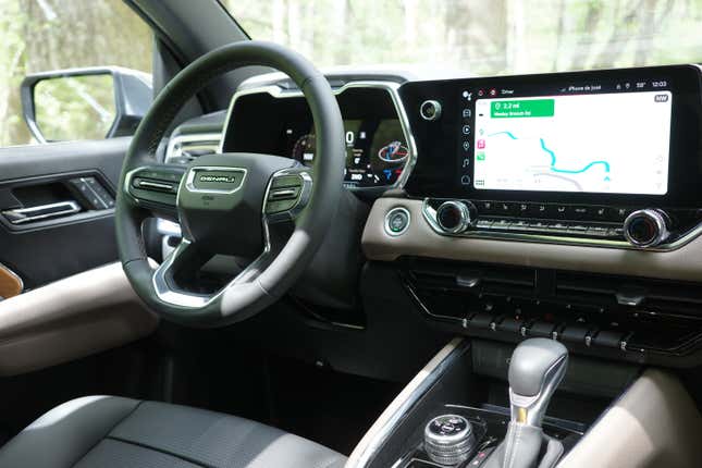 Image for article titled The 2023 GMC Canyon AT4X Refines Chevy's ZR2 Off-Road Formula