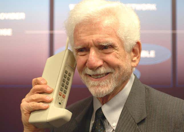 Se cumplen 50 años de la primera llamada telefónica hecha con un móvil o celular